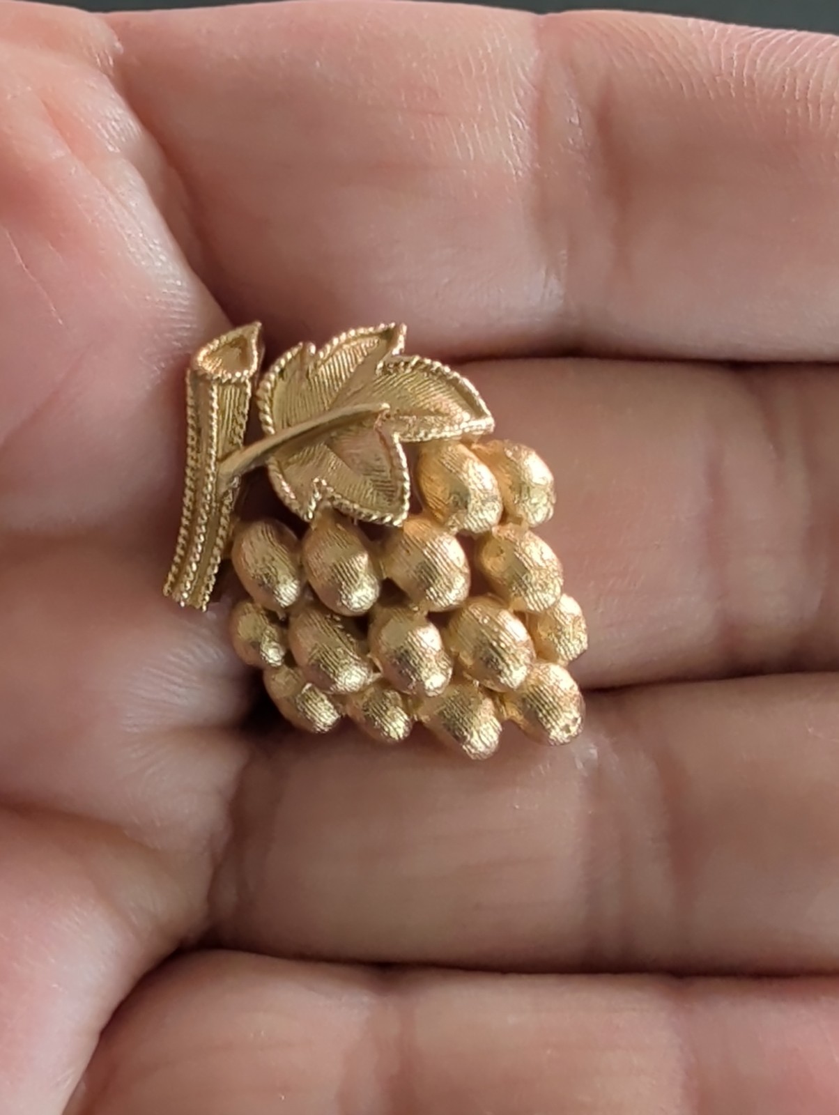 Vintage Crown Trifari Cluster of Grapes Pin, Brooch, Textured, Gold Tone R6