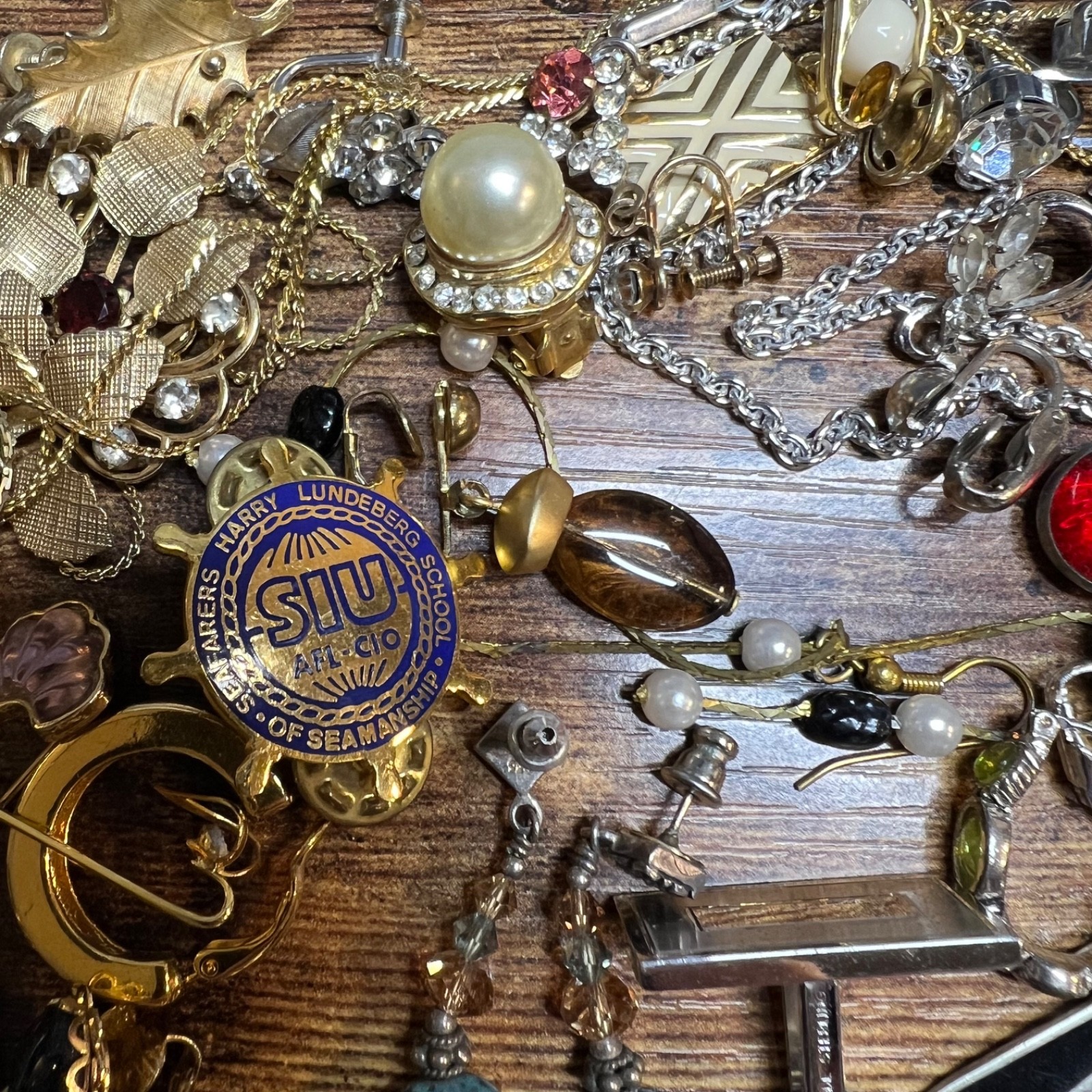 Vintage Estate Junk Drawer Lot: Jewelry, Pins, Coin, Collectibles, Tangled