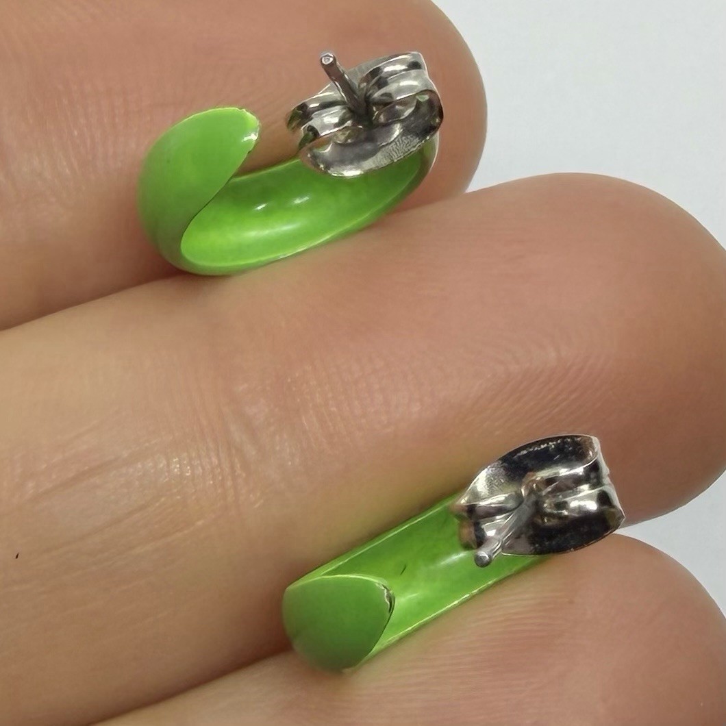 Vtg Retro Lime Green Enamel Petite Huggie Hoop Earrings Post