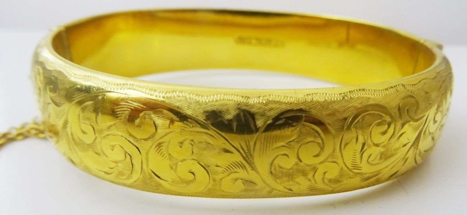 Vintage Victorian 9 karat Gold on Metal Core Engraved Bracelet