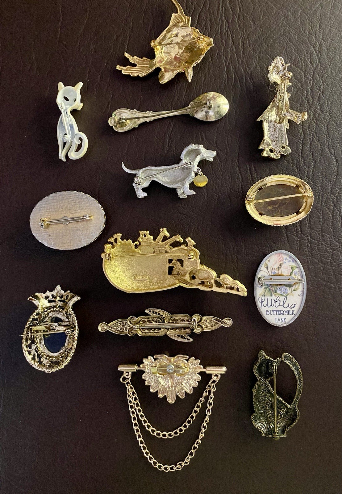Vintage – Modern Rhinestone Mixed Material Dog Cat Cameo Fish Brooch Pin Lot