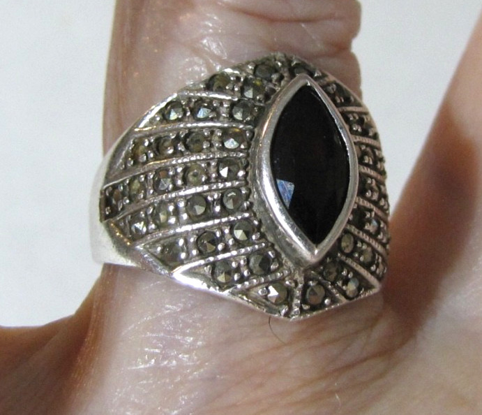 CW Sterling Silver Garnet Marcasite Ring Red Marquise Stone Missing Marcasites
