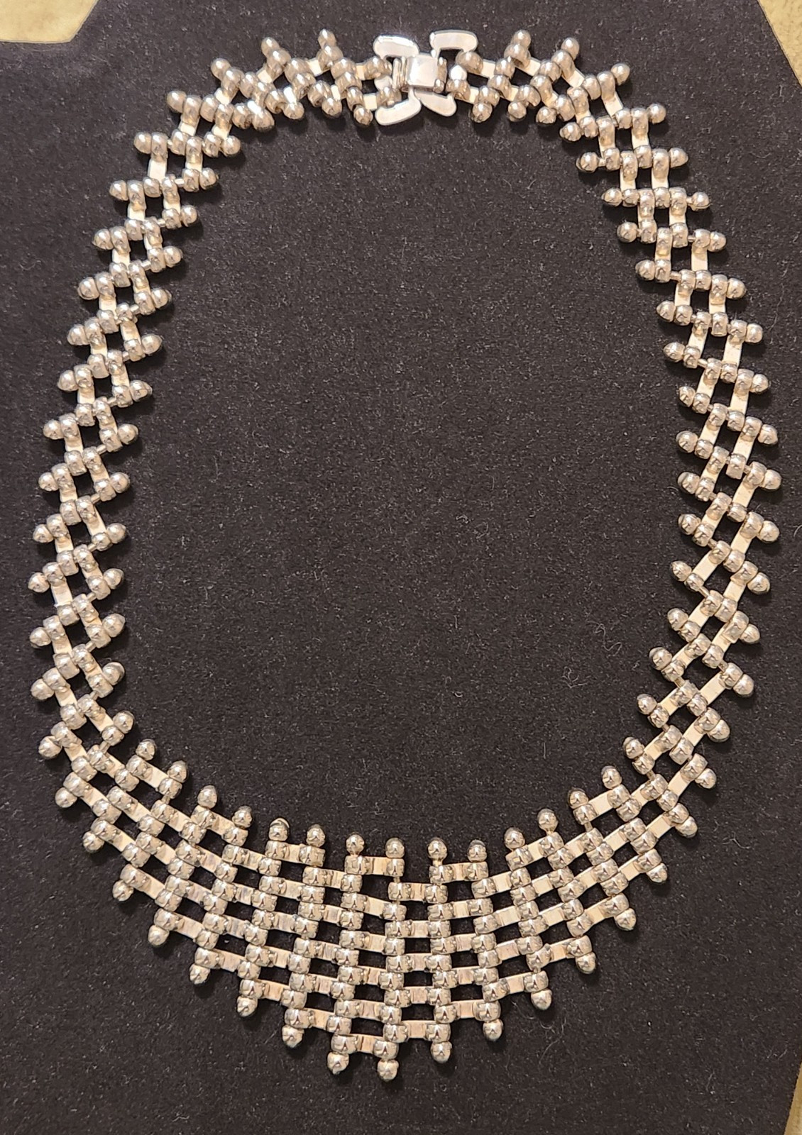 Brickwork Art Vintage 1980’s Silver Toned Bib Choker Expanding Mesh Necklace