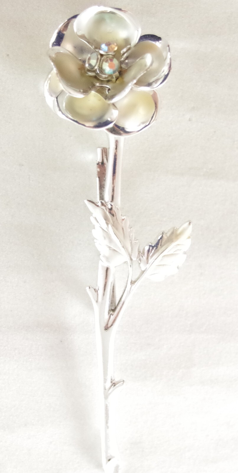 Minty! 4.25″ VTG 1960’s AB RHINESTONE LONG STEM FLOWER SILVER/ GOLD BROOCH/ PIN