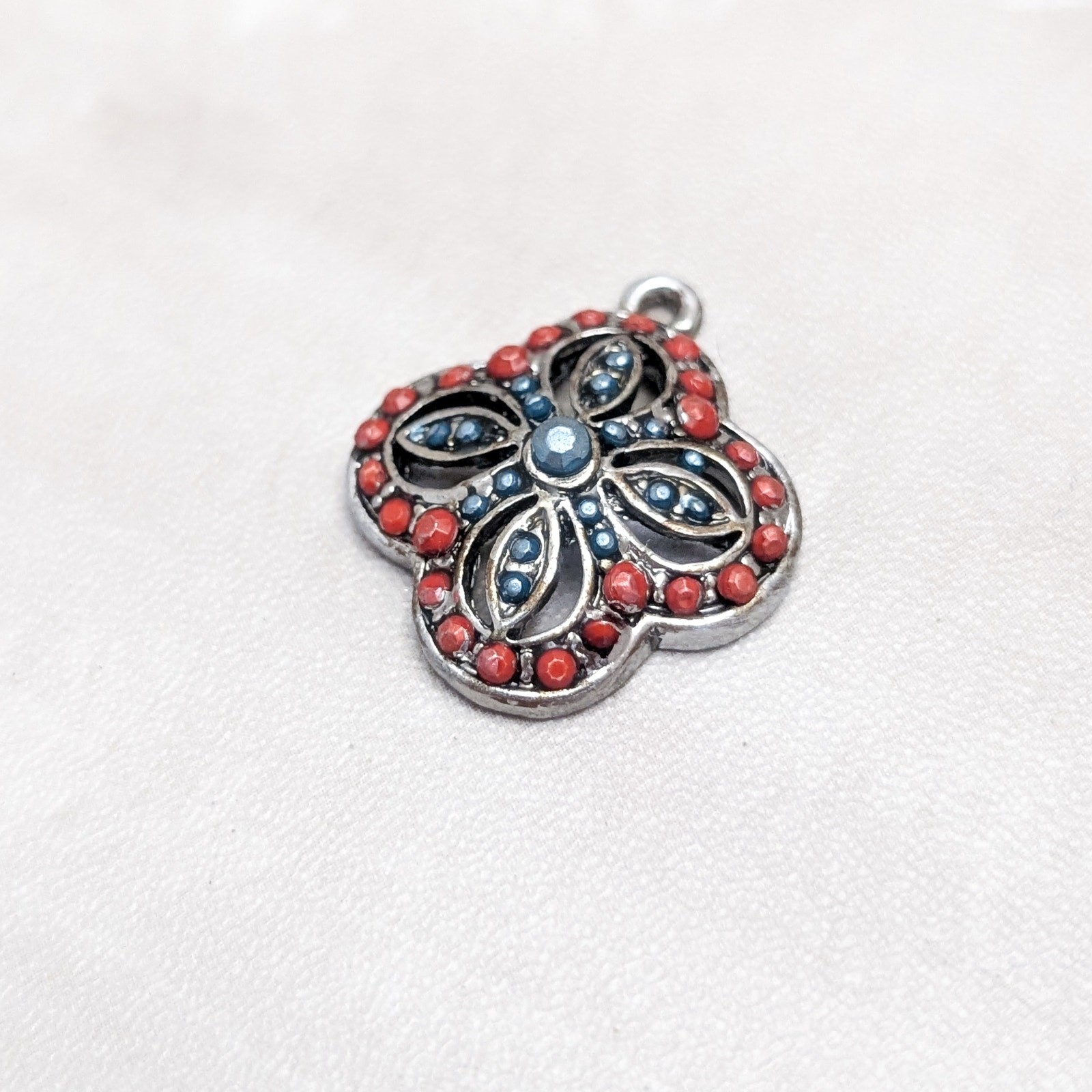 Vintage Pendant – Red-ish and Light Blue Tones