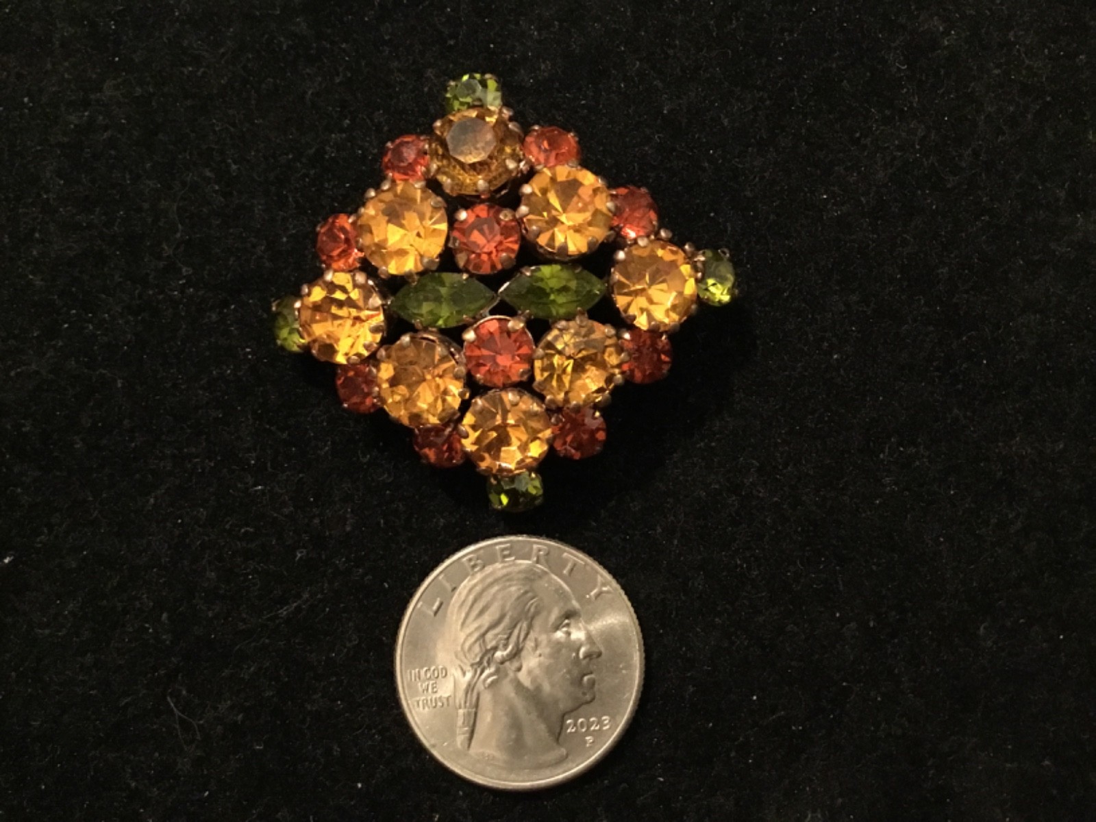 Vtg BEAUTIFUL Gold Tone Orange-Gold-Green Signed Made In AUSTRIA Crystal Brooch