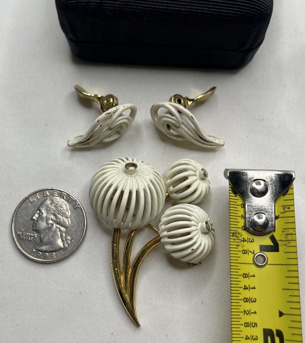 Vintage Signed Monet Goldtone White Enamel Flower Brooch With Earrings