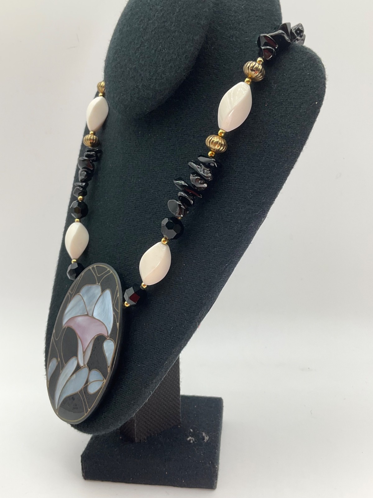 Vintage 70’s Lee Sands Artisan Calla Lily Flower Mother Of Pearl Inlay Necklace