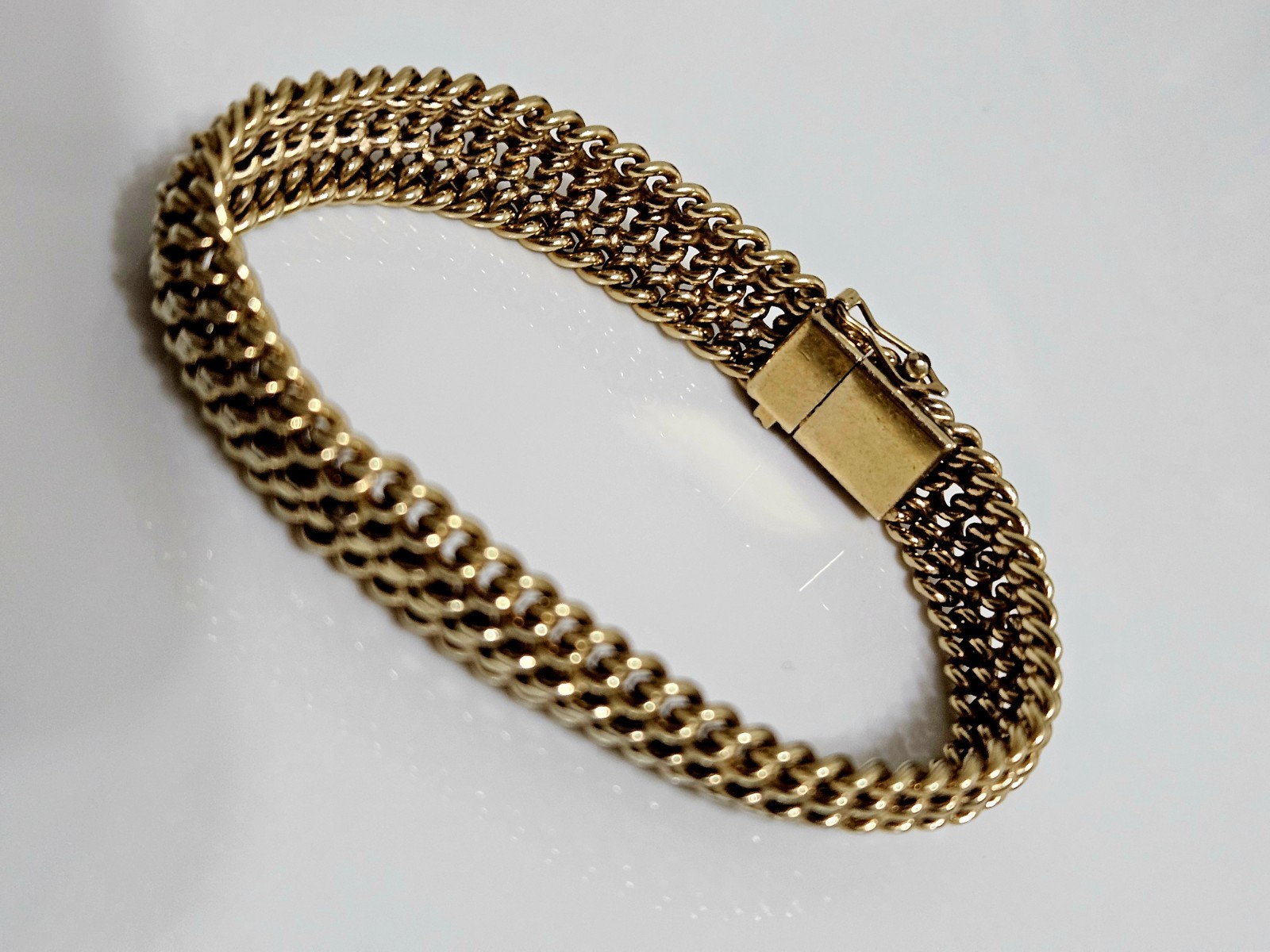 Yellow Gold Woven Mesh Flexible Link Vintage Bracelet Gold, Heavy Plated.