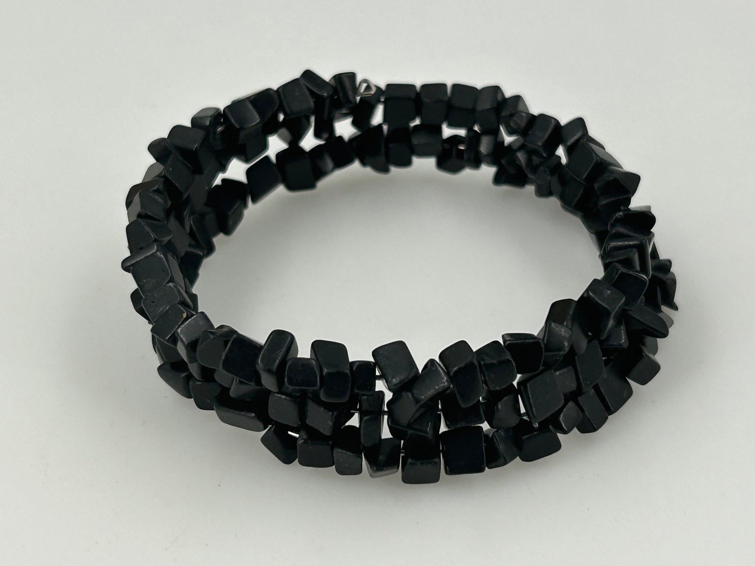 Vintage Black Stone Chip Coil Wrap Stretch Bracelet Multi-Strand
