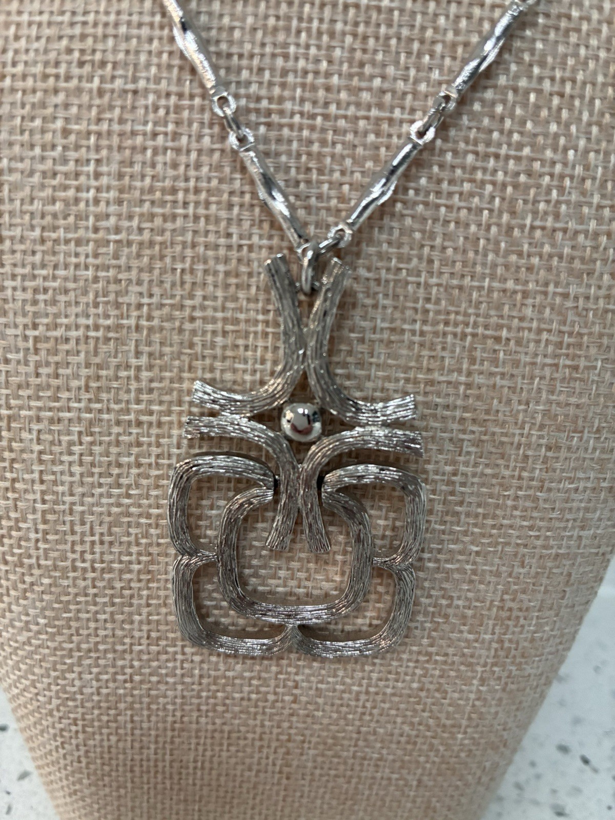 AVON SILVERTONE ARTICULATED PENDANT BAR LINK CHAIN NECKLACE 24” JEWELRY