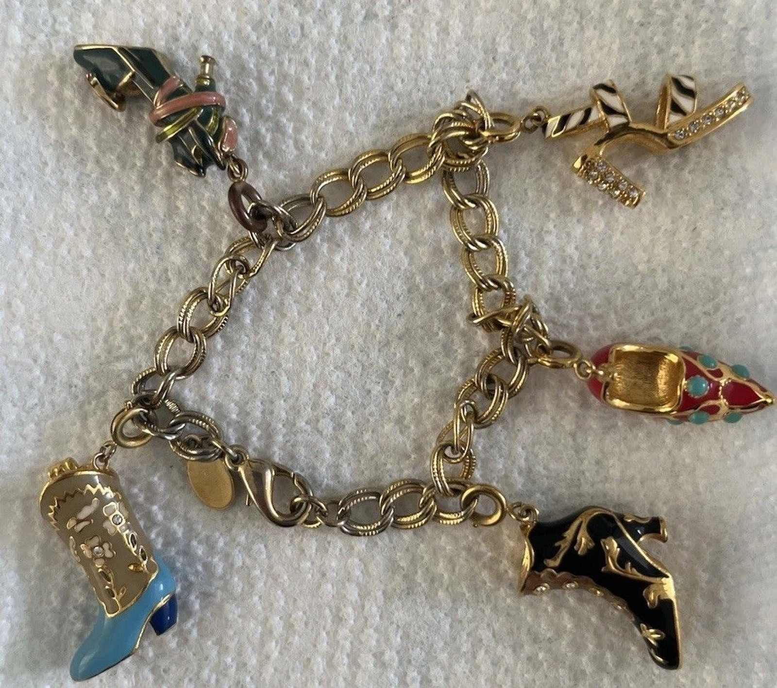 KJL Kenneth Jay Lane Vintage 5 Shoes Charm Gold Tone Bracelet 7 1/4 Inches Rare