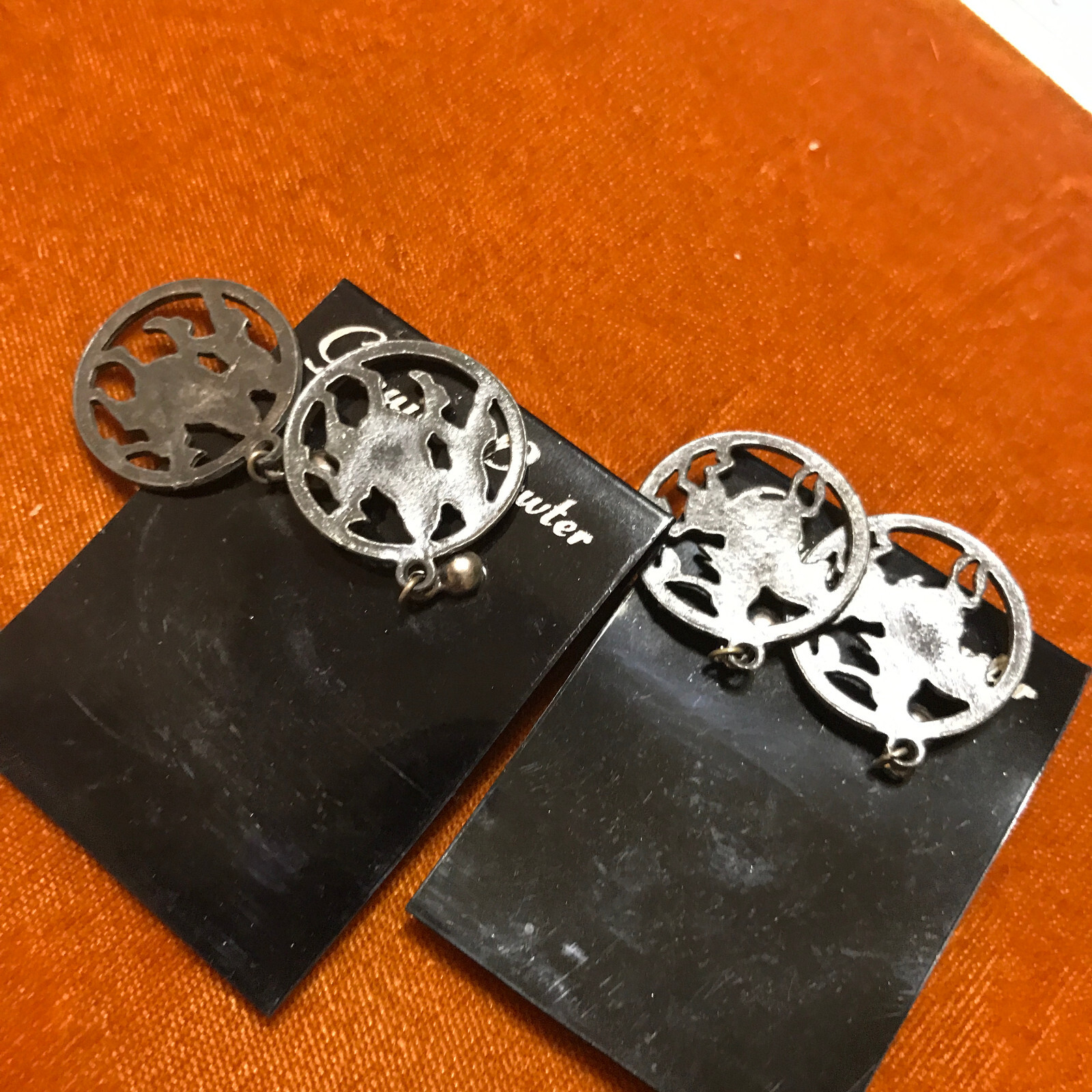 LOT OF 2 VINTAGE PEWTER PATRIOTIC PAUL REVERE EARRINGS 1970’s DANGLE NOS NOI