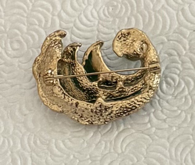 Vintage style wave brooch enamel on metal
