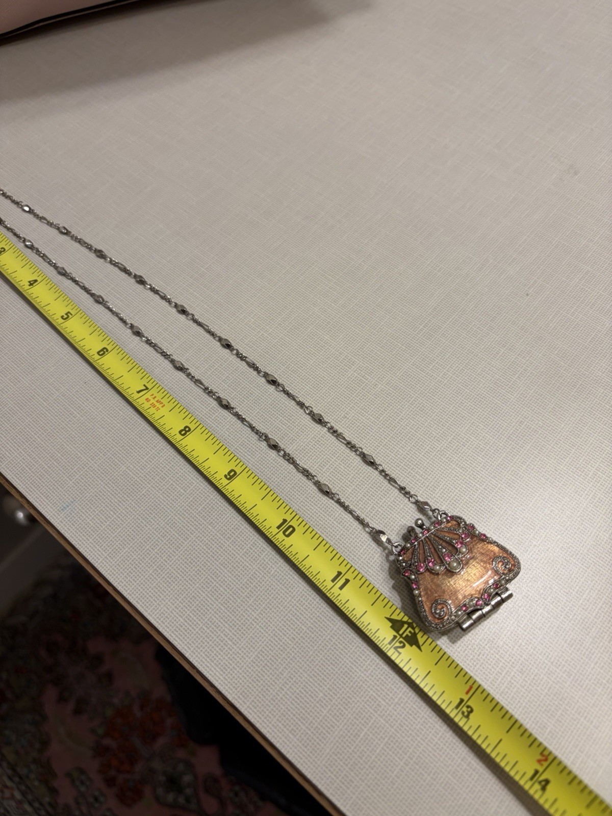 Nordstrom VCLM Signed Pearl & Rhinestone Mini Purse Figaro Chain Necklace 22”
