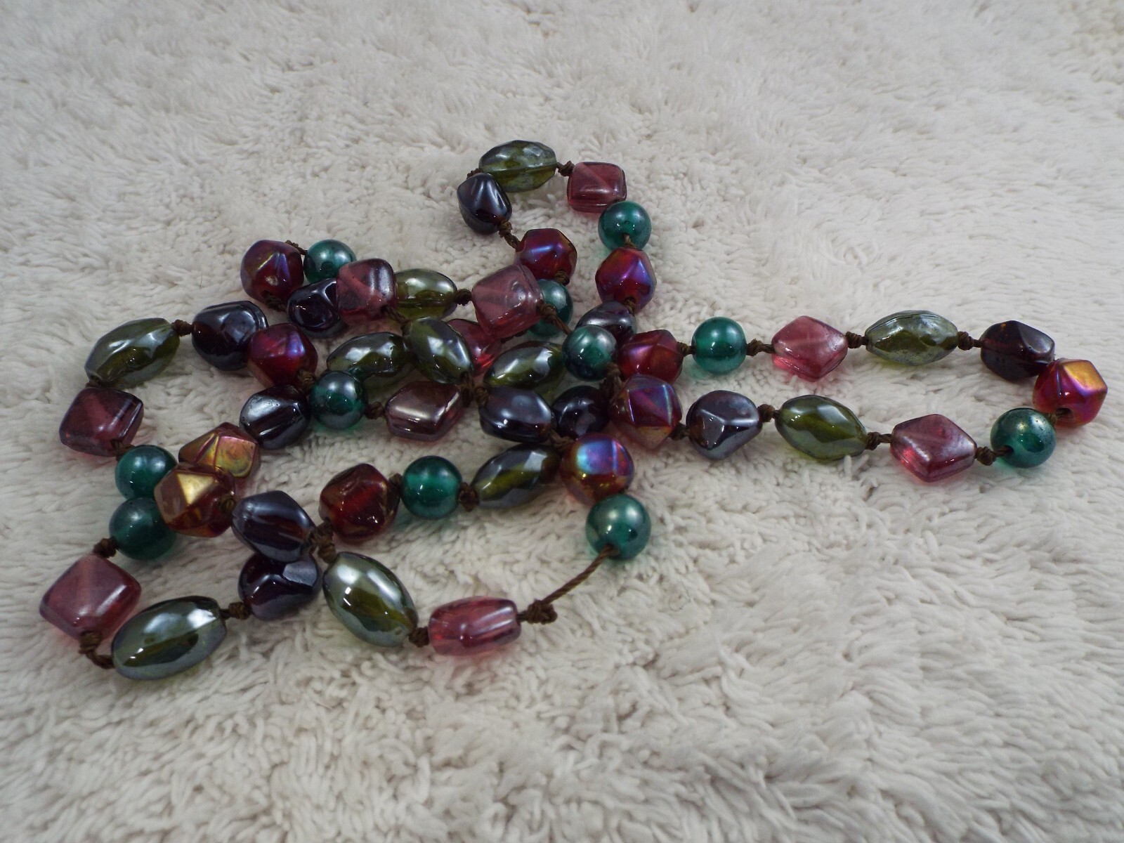 Red Teal Green Glass Bead String Necklace (A53)