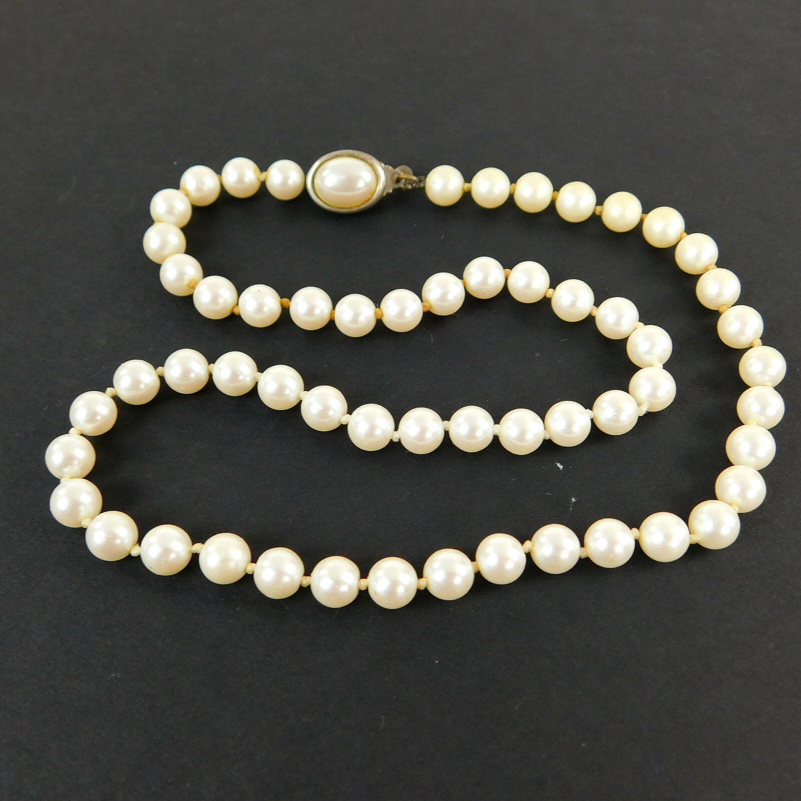 Vintage Faux Pearl Knotted Necklace Box Tab Insert Pearl Closure 16″ Talbot