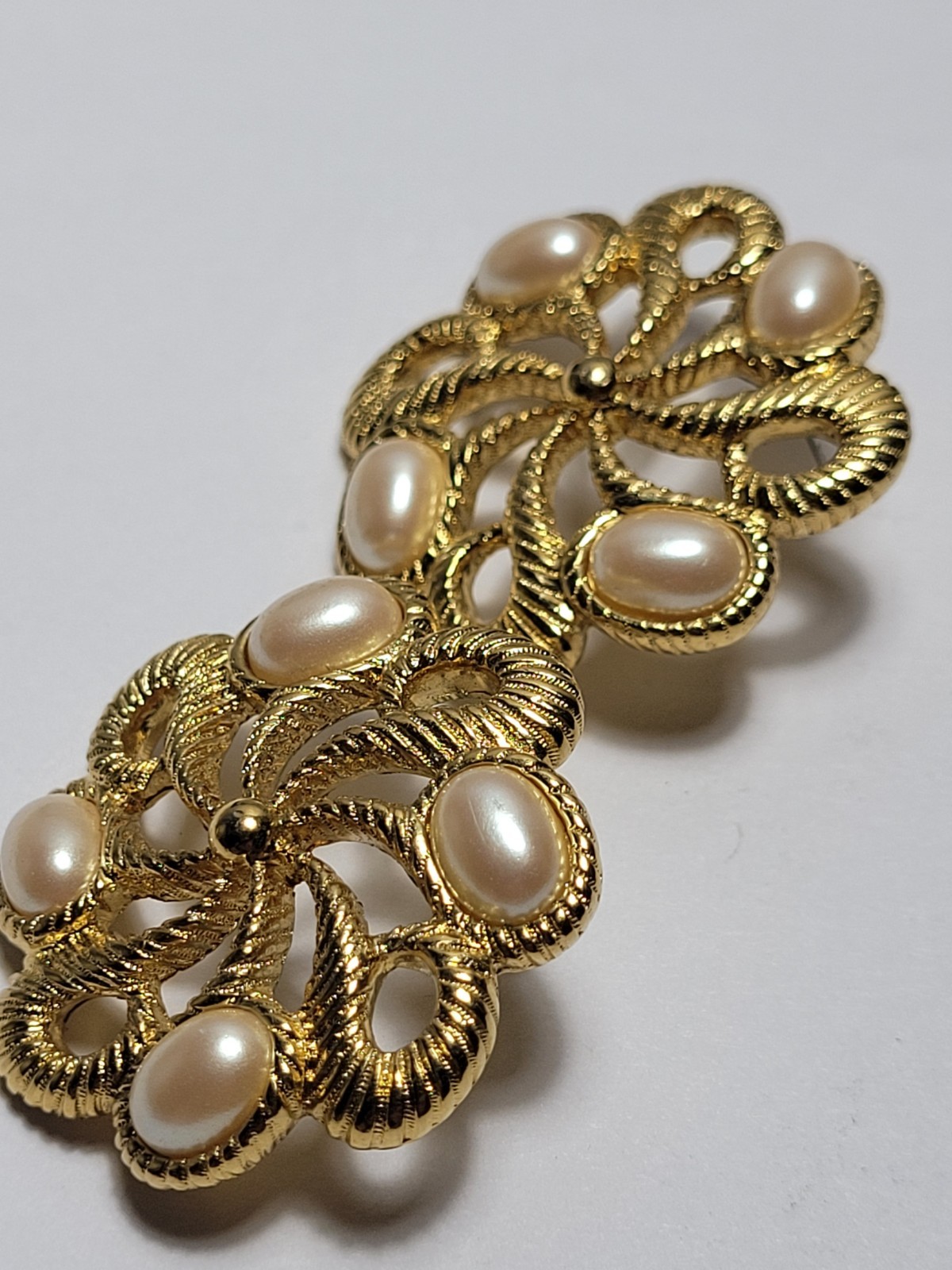 Vintage Yellow Gold-tone Faux Pearl Clip-On Earrings Fashion Costume Jewelry