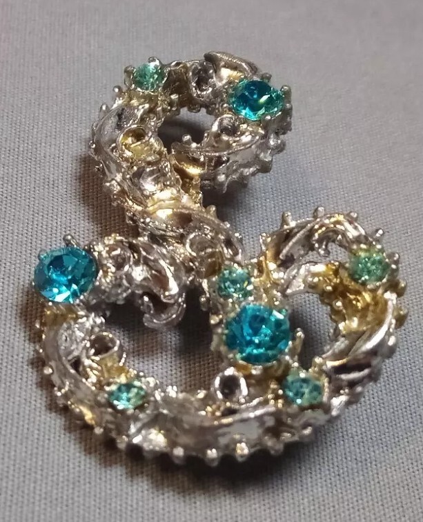 Vintage Silver Tone Metal Aqua Rhinestone Letter Monogram Initial “P” Brooch Pin
