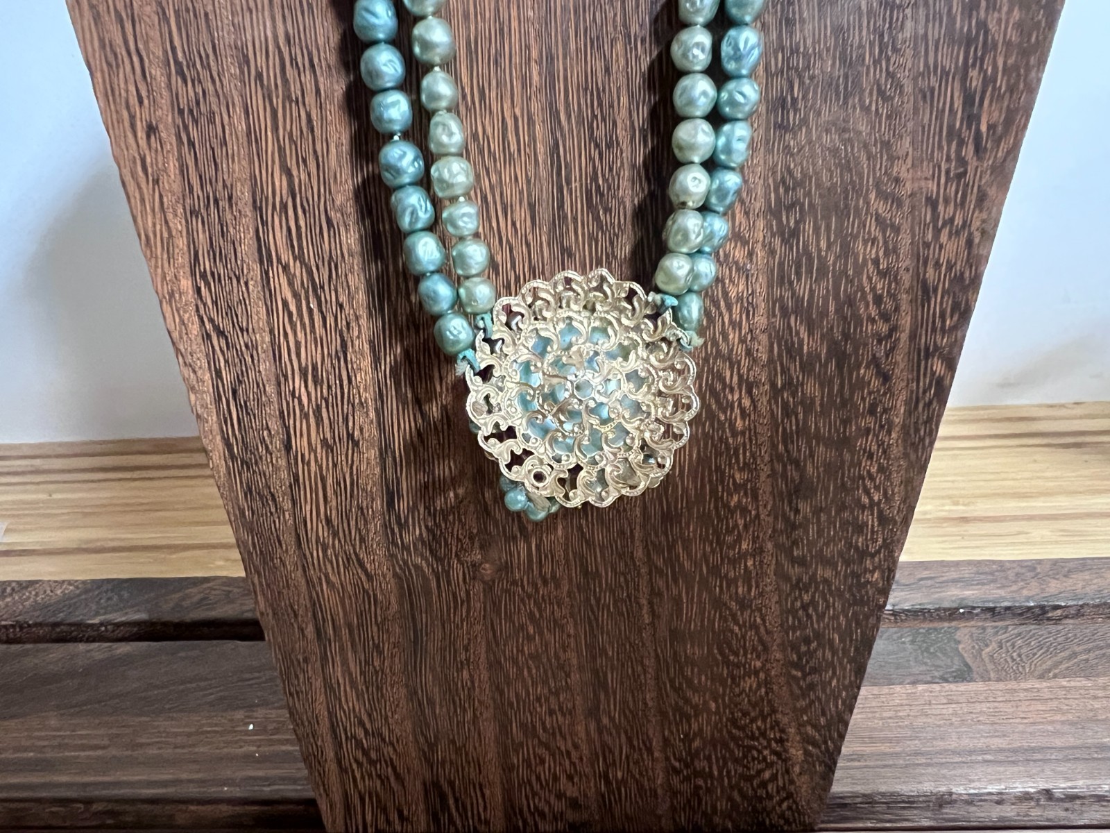 Vtg Necklace Faux Pearl Rhinestone – choker style -appro. 16 inches