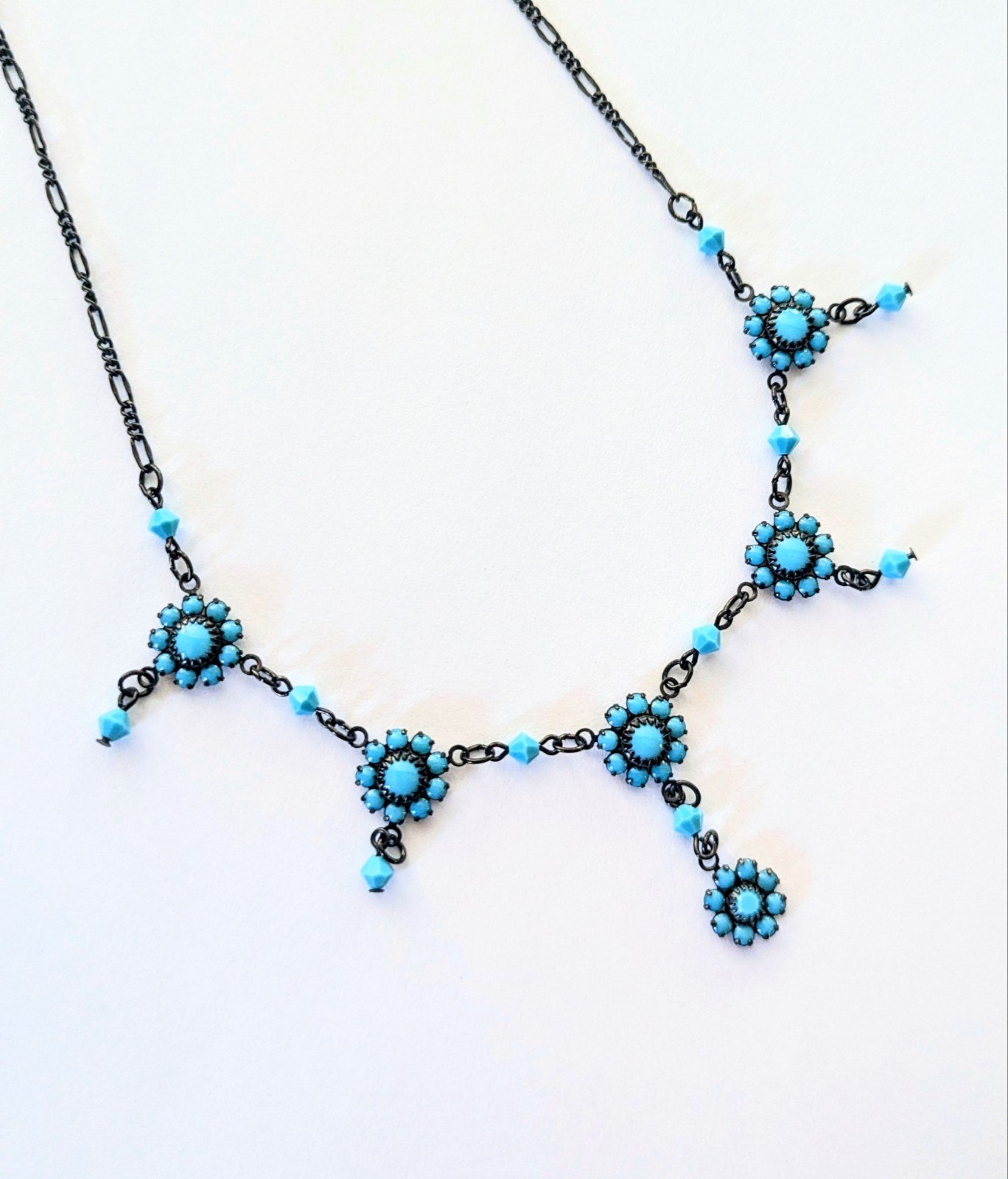 AUSTRIAN CRYSTAL USA Black Tone Turquoise Crystal Dangle Necklace 16.25″