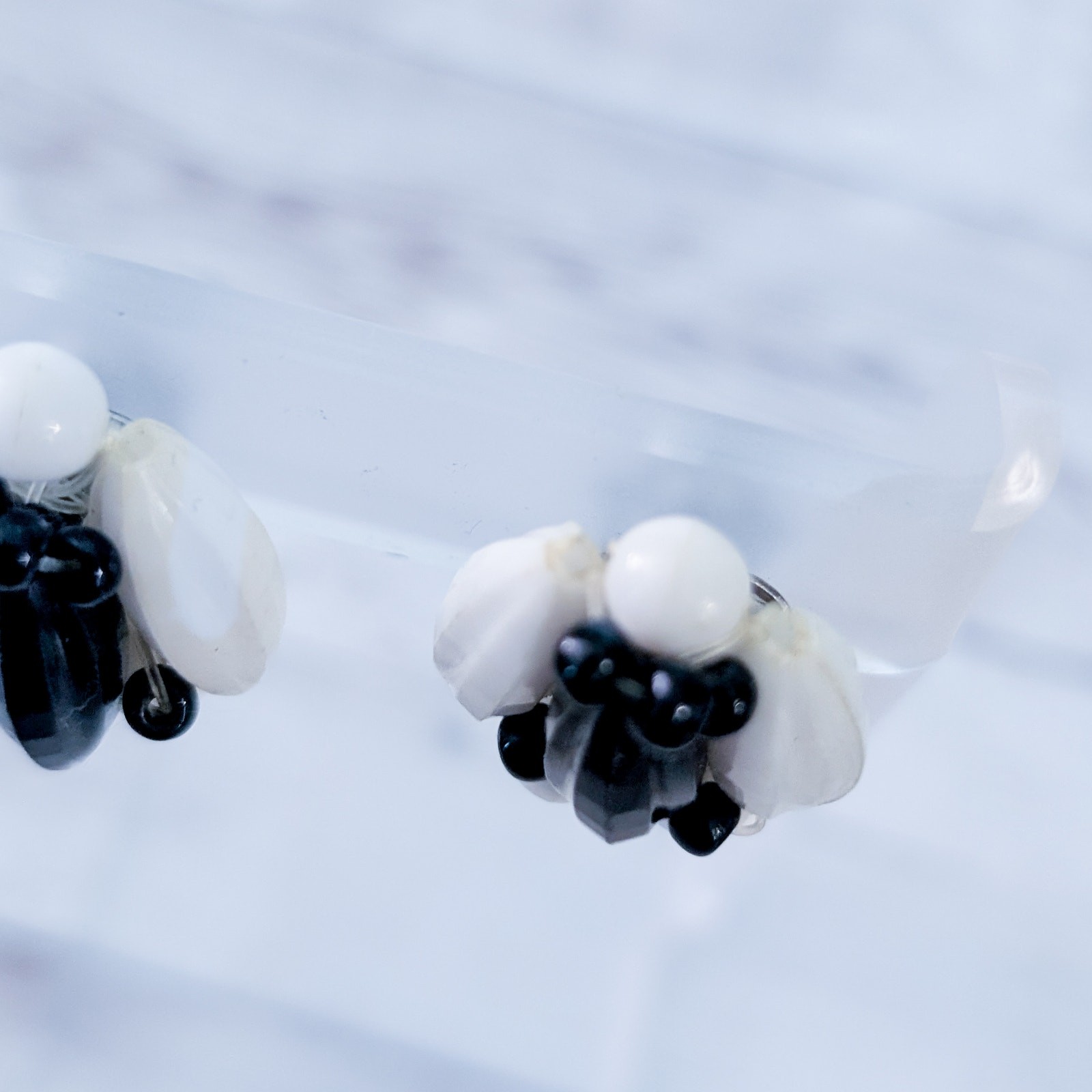 Vintage Clip On Earrings Off White & Black 1″ Retro
