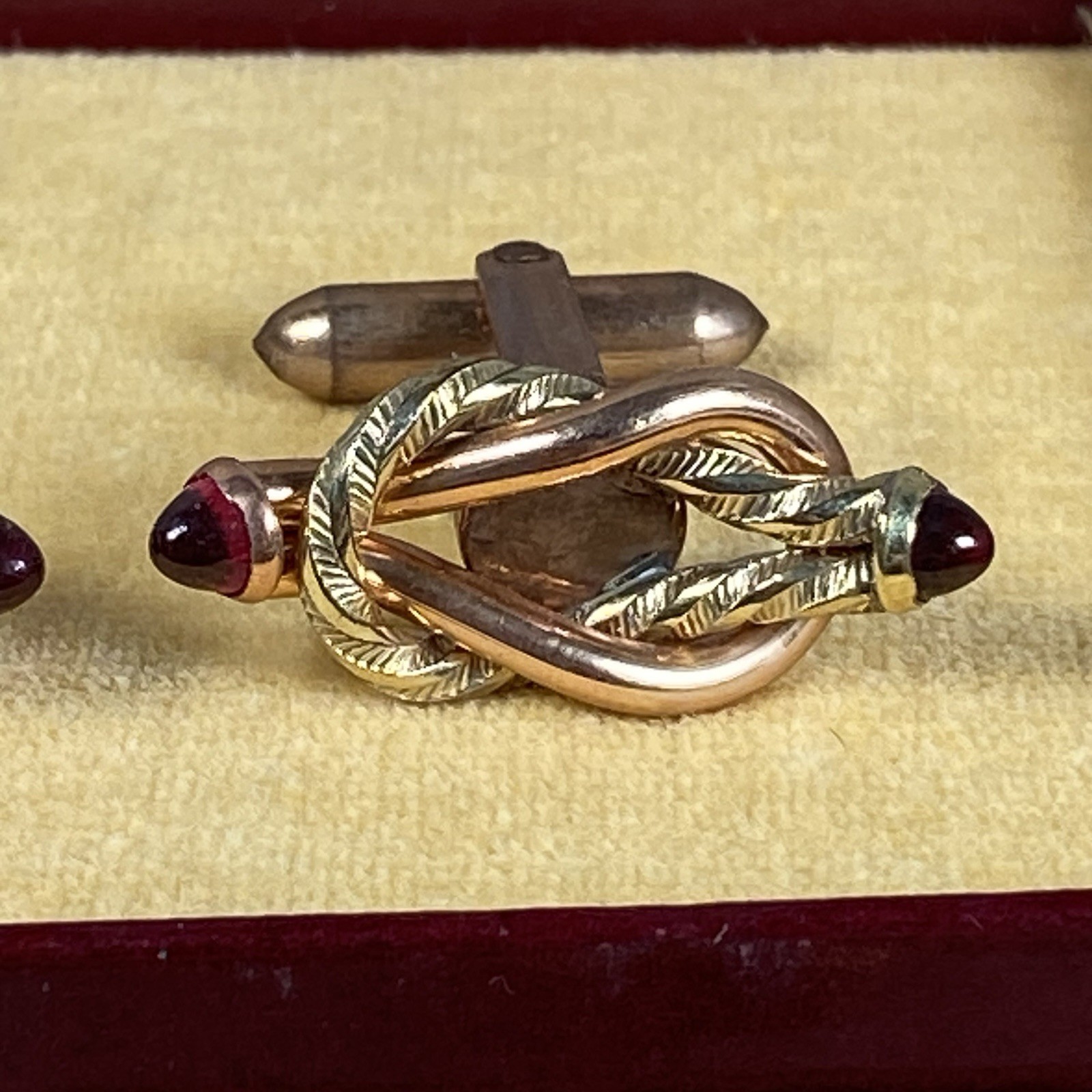 Cuff Links & Tie Clip, Vintage Gold, Red