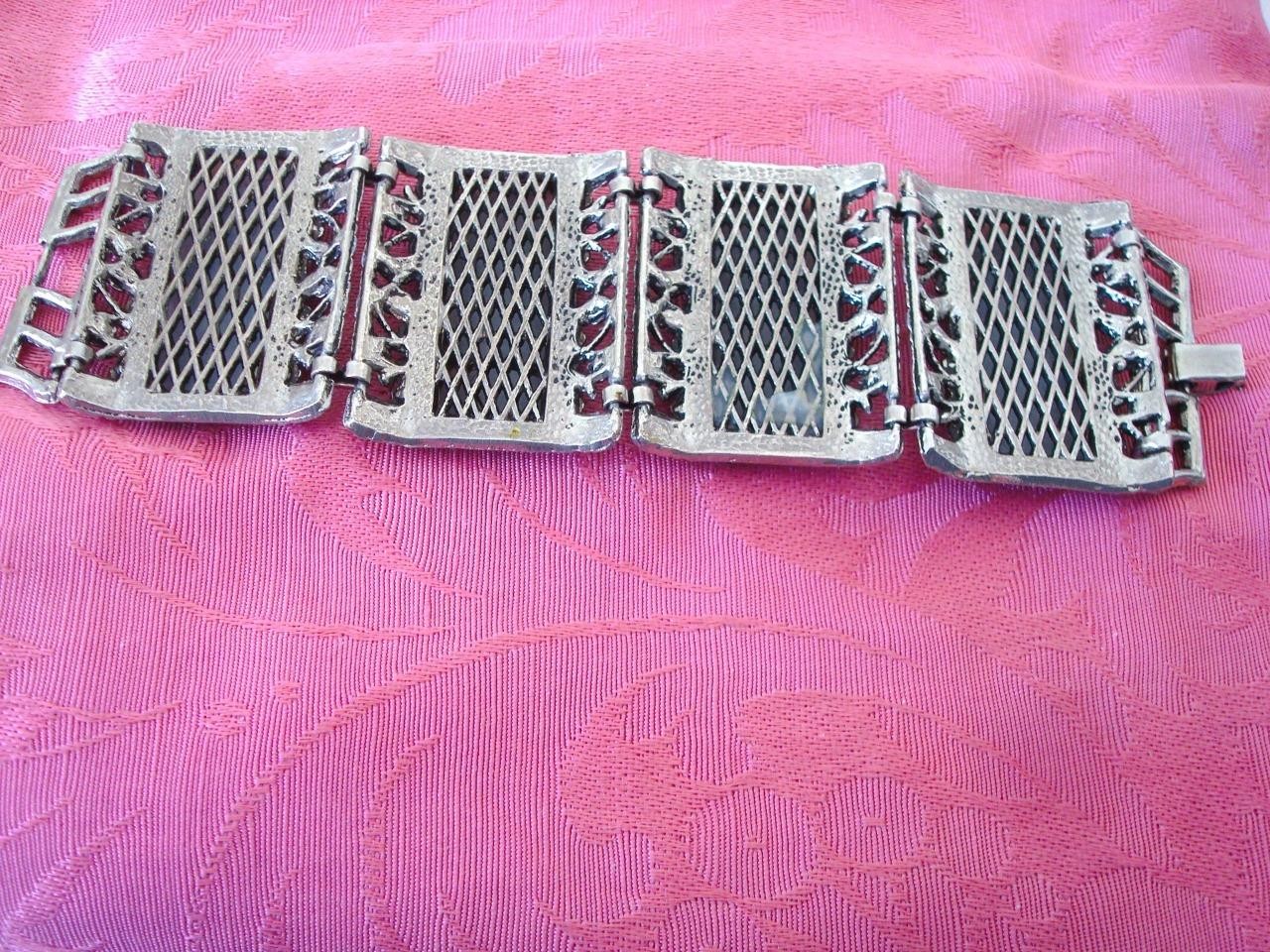 Wide Bracelet With Silver Tone and Marbled Black Cream Plastic Links KJ