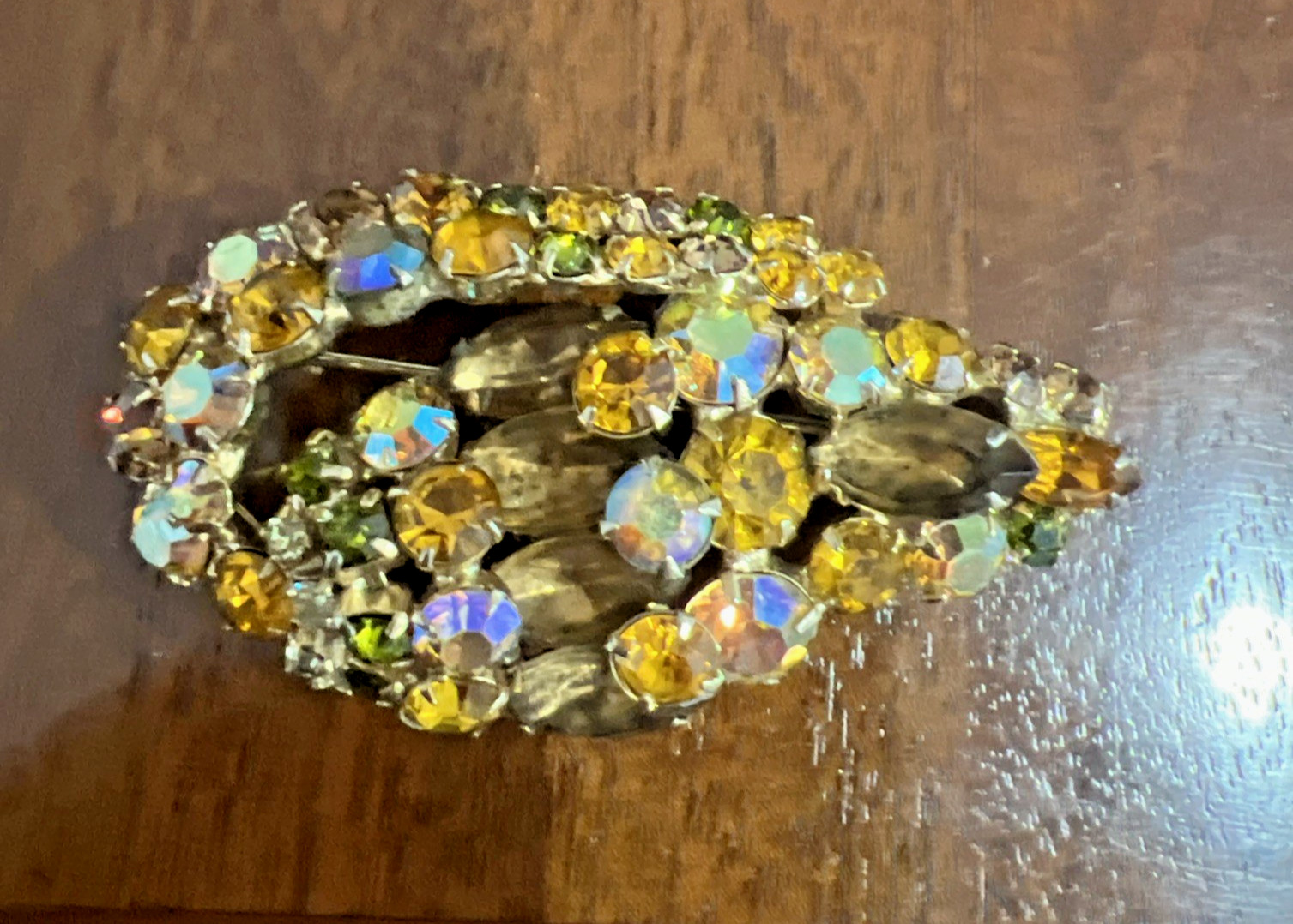 VINTAGE 1950’s AMBER AURORA BOREALIS BROOCH 2 3/4″ wide by 1 1/2″ high