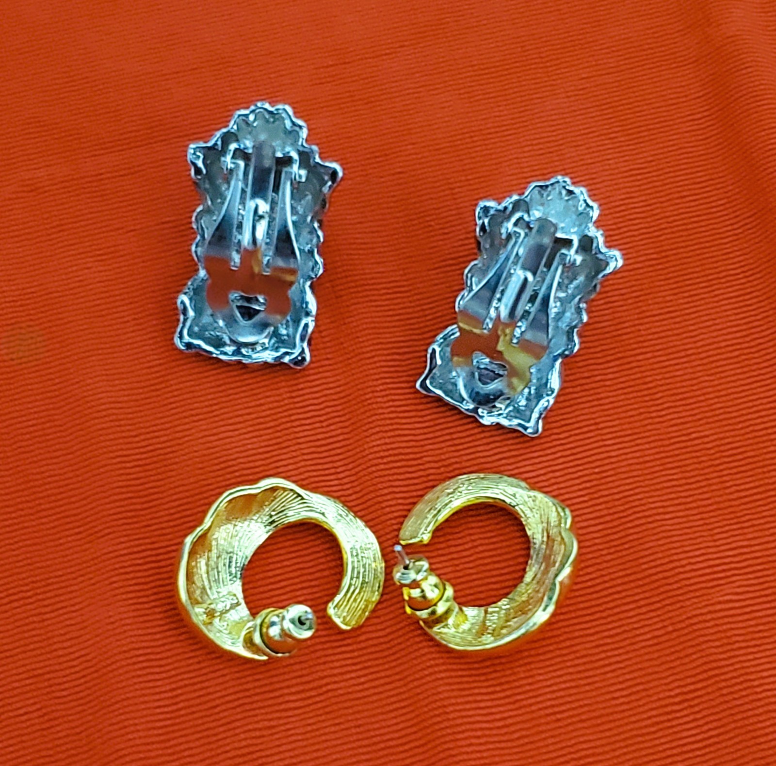 Mixed Lot 5 Pieces * Monet * Avon * Emma Paige *2 Neck*2 Sets of ER*1 Bracelet