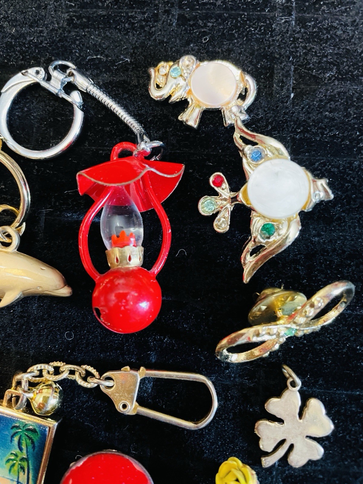 Jewelry Lot Brooches Insect Drummer Cameo Dolphin Keyring Swan Kilt Pin 18 Pcs