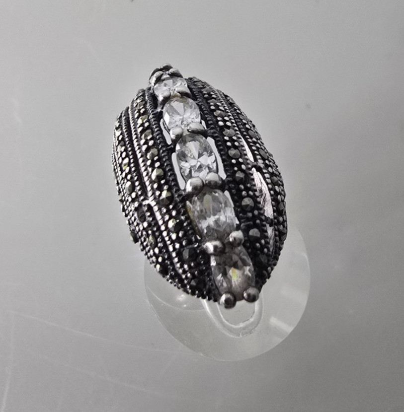 Vintage 925 Sterling Silver Marquesite Clear stone statement dome shiel ring TH
