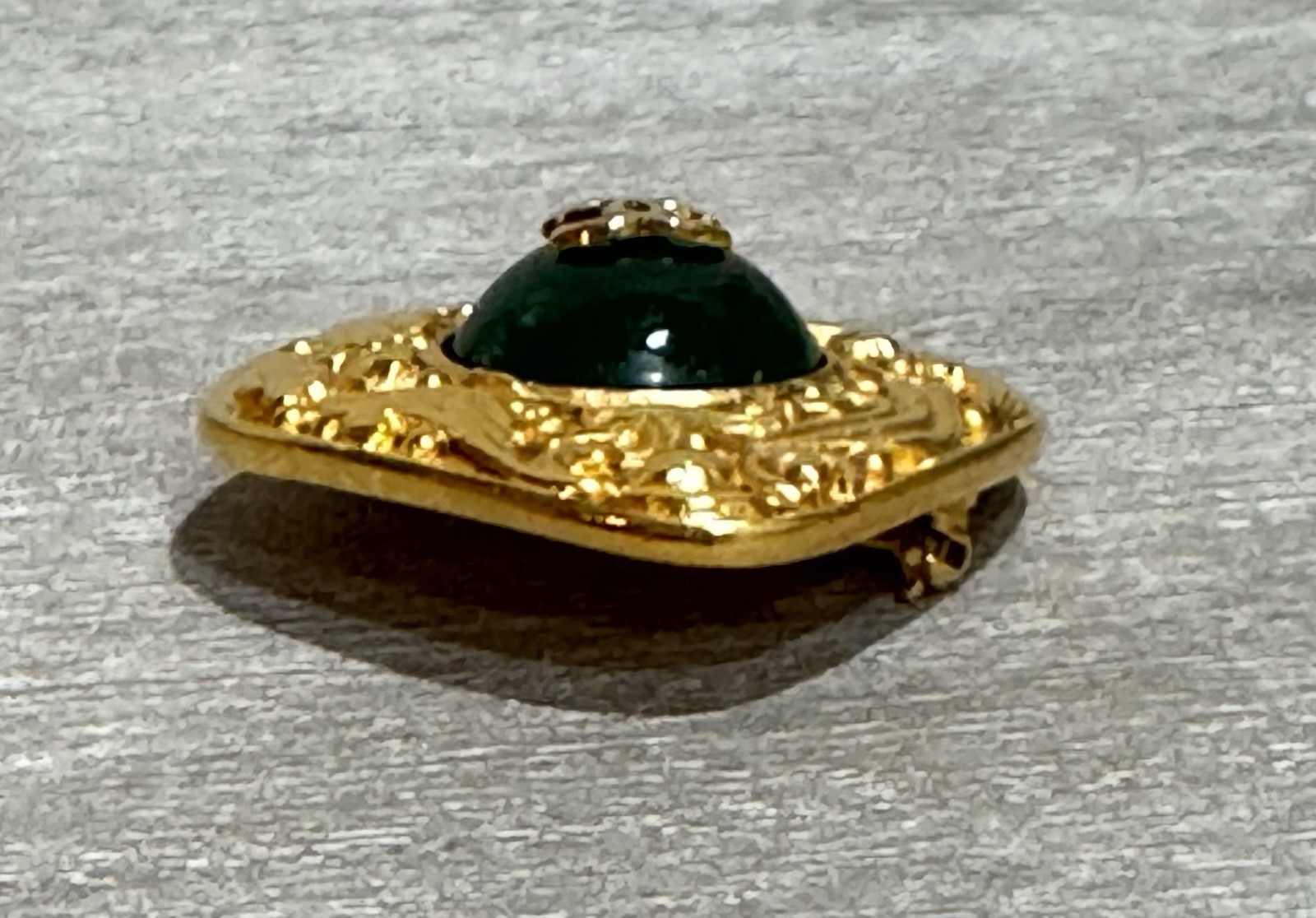 Vintage CHANEL Green Gripoix Glass Cabochon CC Brooch Gold Tone Baroque 1980s