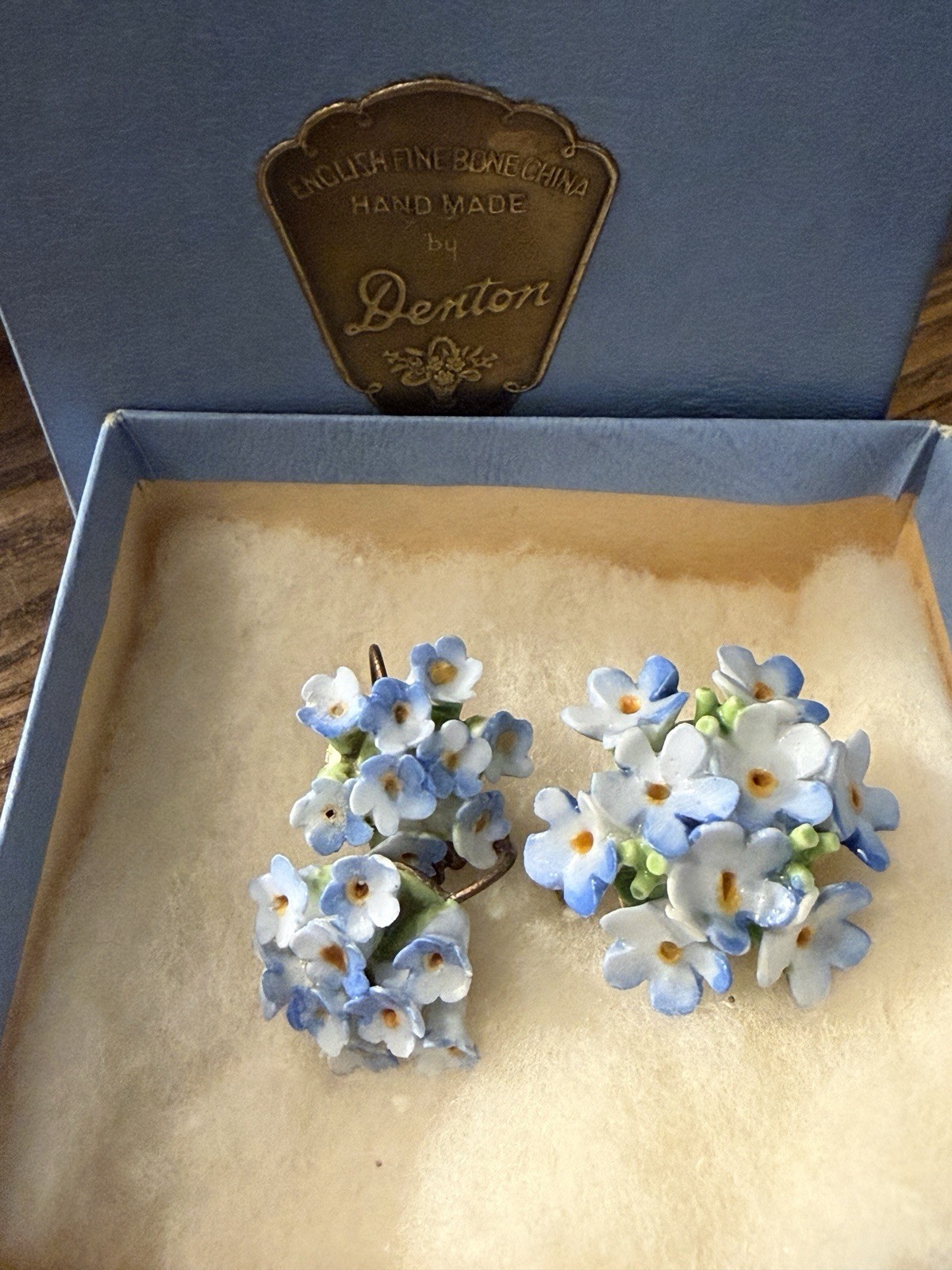Denton England BLUE Forget Me Not porcelain flower Screw Back Earrings Pin Set