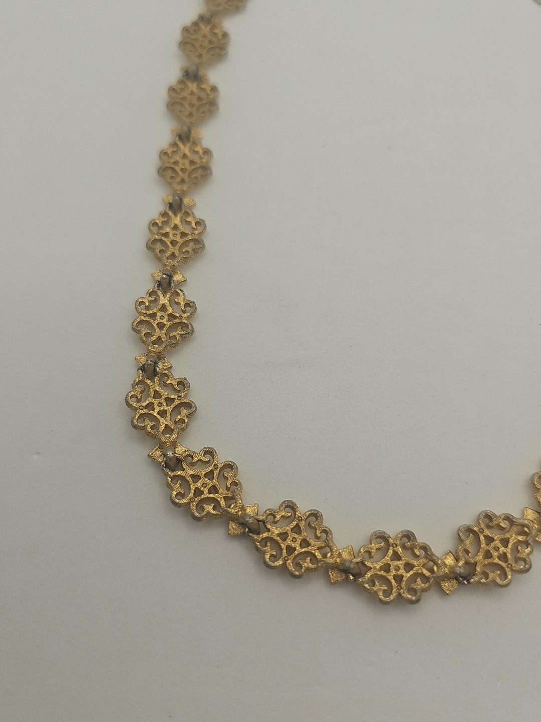 Avon Vintage 1971 Precious Pretenders Necklace