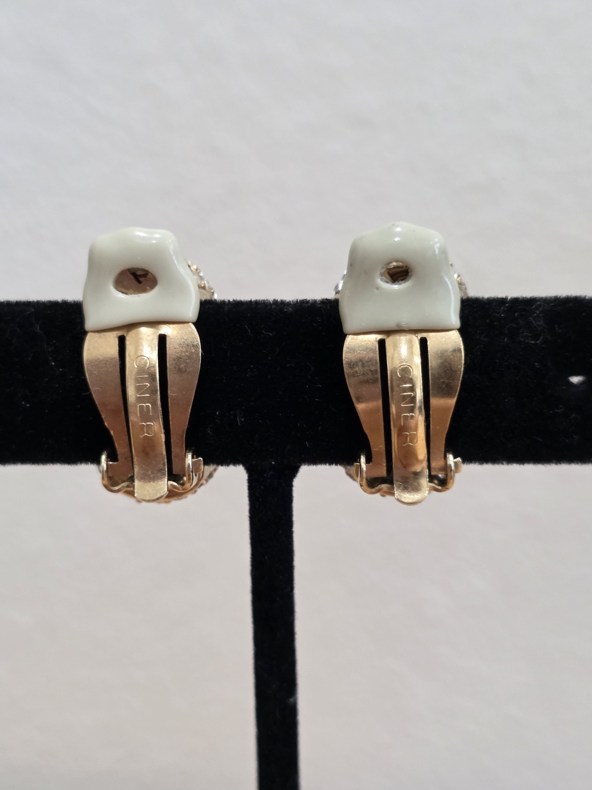 Vintage 80s CINER Rhinestone Gripoix Glass Canochon Earrings