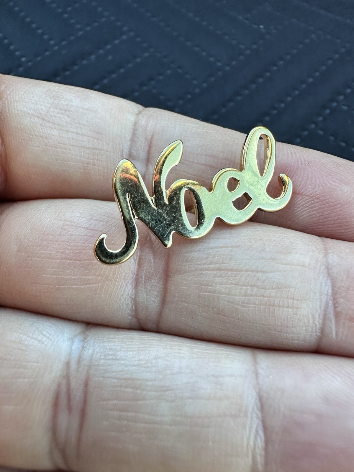Vintage Gold NOEL Brooch Christmas Festive Hat Scarf Pin Collectable Jewelry