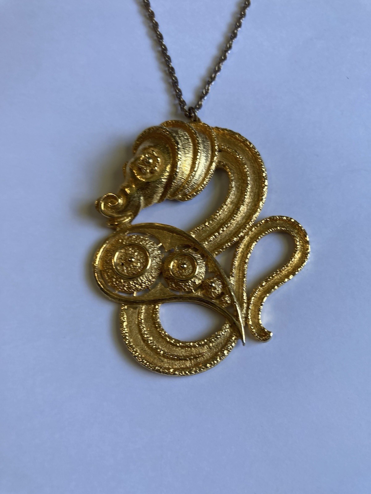 Rare vintage sea serpent/sea horse pendant necklace