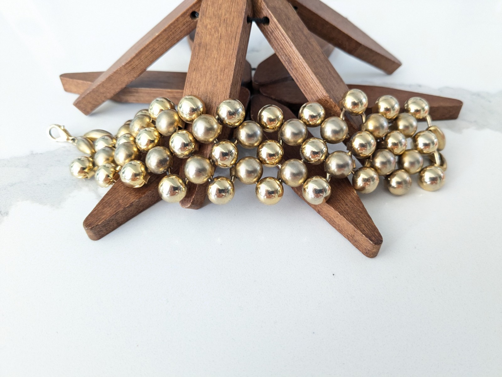 Vintage Bracelet Costume Jewelry Bold Gold Layers Retro 7″ Shiny And Matte Bead