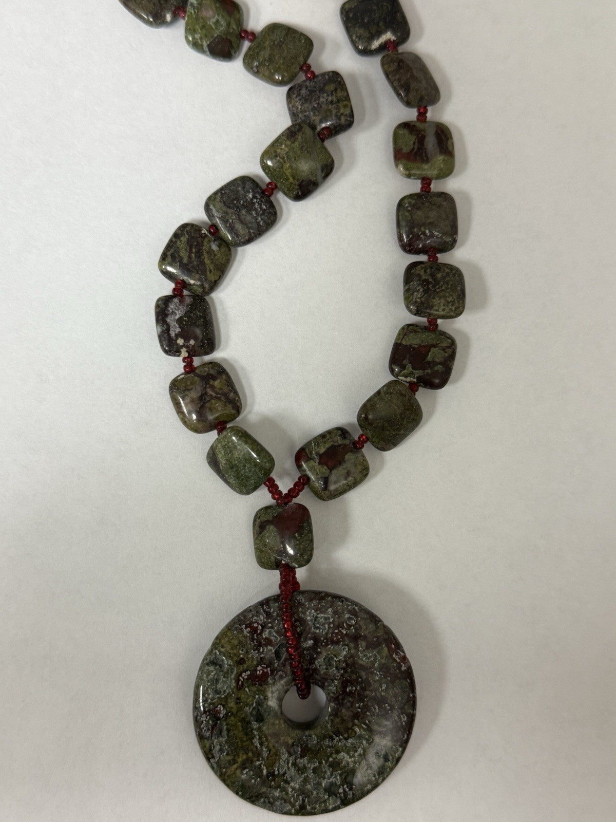 NATURAL JASPER STONES GRAINED SHAPES 10″ LENGTH NECKLACE VTG style timeless