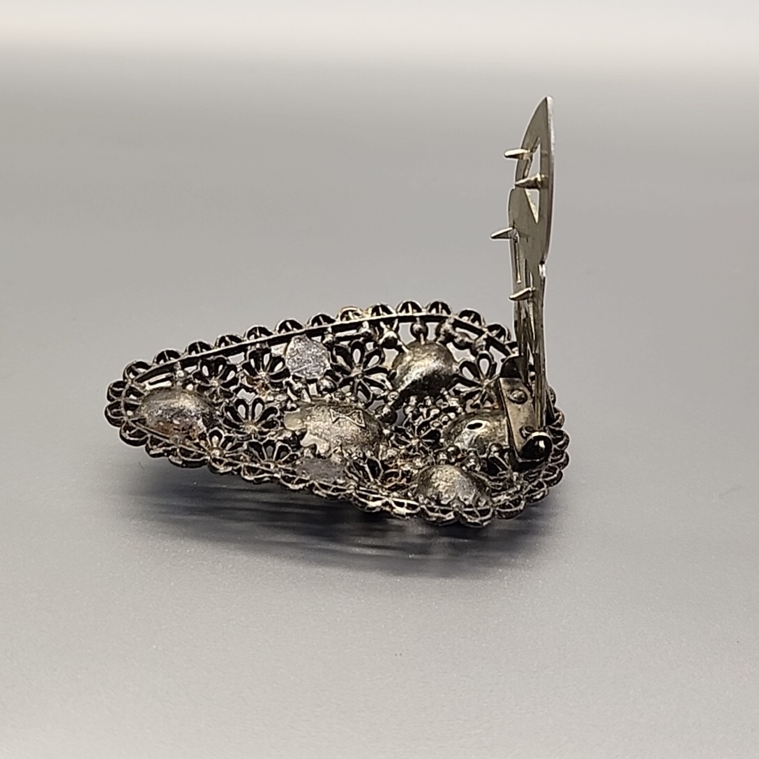 Vintage Dress Clip New England Glassworks Blue Rhinestones 2 3/8″