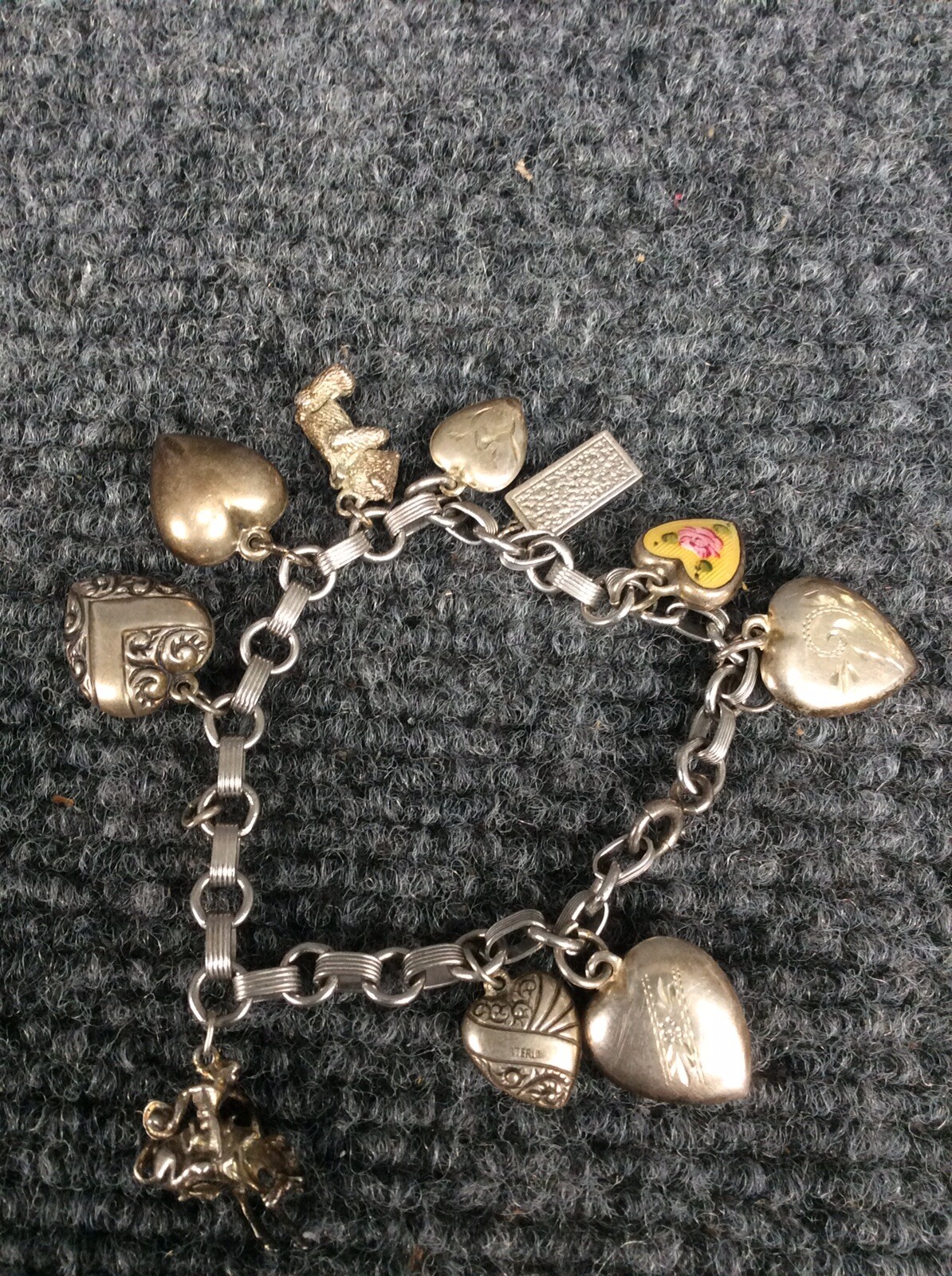Beautiful vtg Victorian sterling silver 925 puffy hearts etc Charms bracelet