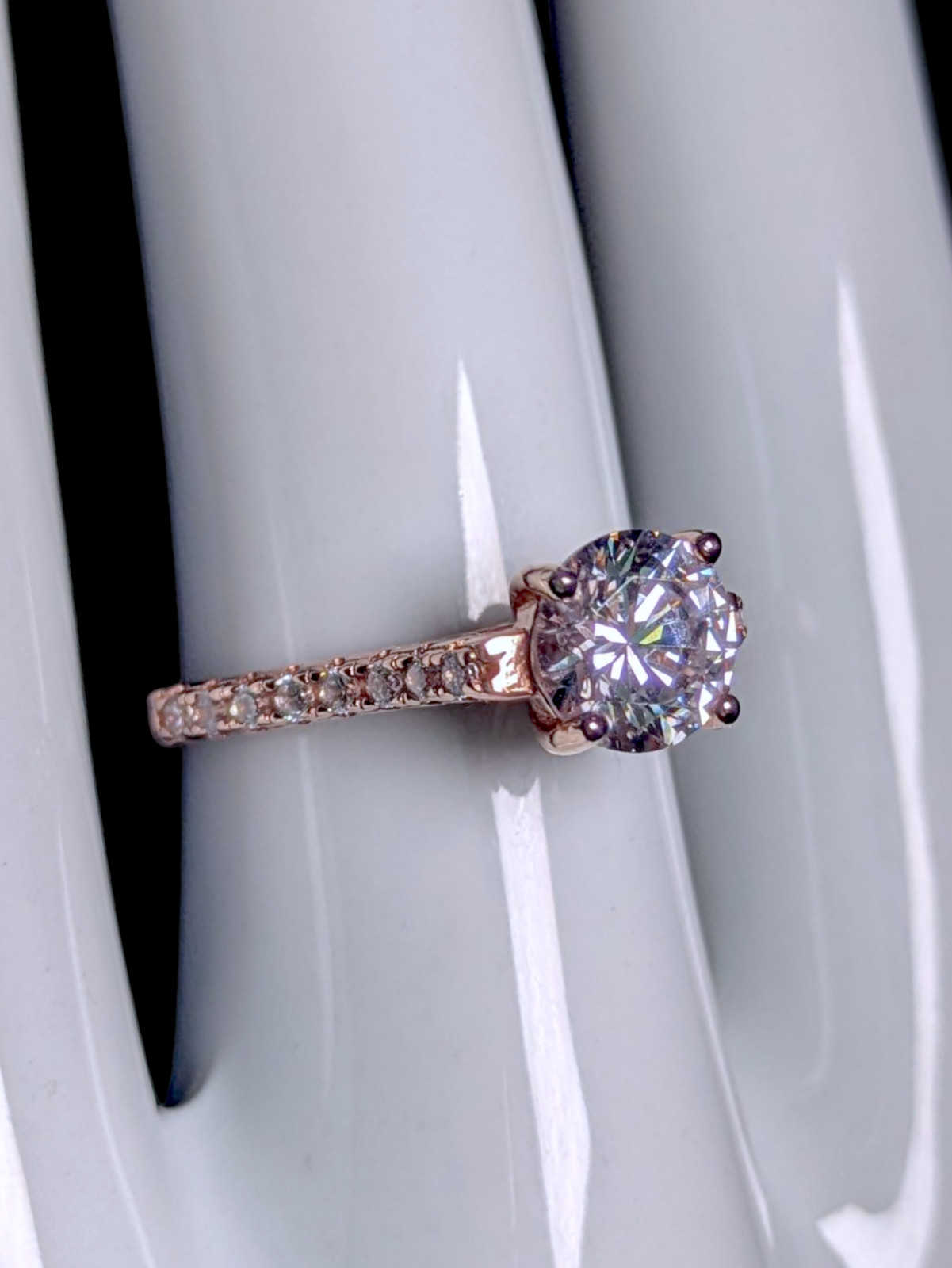 Vintage Round Brilliant Cut Simulated Diamond with Simulated Diamond Accents Ros