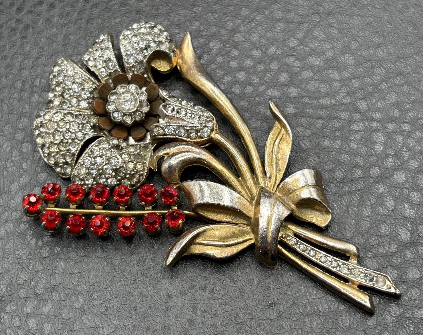 Vintage Gold Tone Pot Metal Rhinestone Red Flower Bouquet Brooch Pin READ