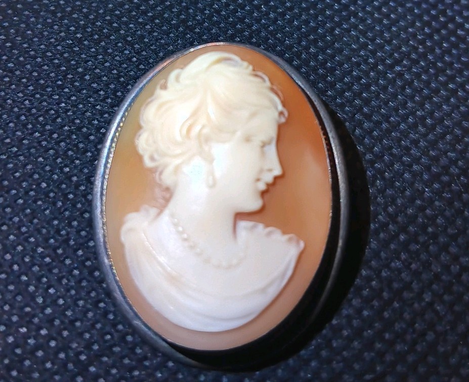 Vintage Stamped 800 Silver Right Facing Hand-carved Cameo Brooch