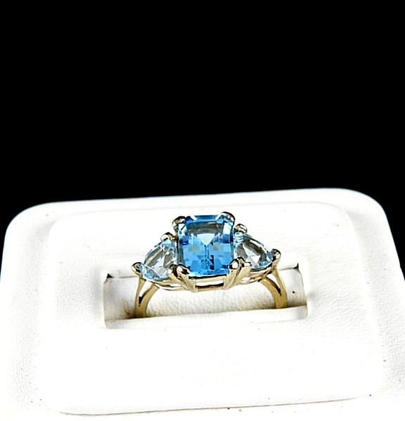 Vintage Solid 10K White Gold Ring 3 Stones Blue Topaz Gemstone Fine Jewelry