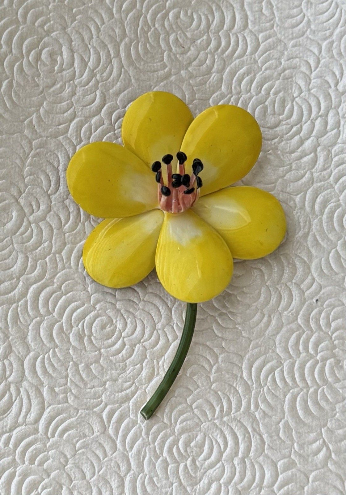 Vintage flower Original by Robert” brooch / enamel on metal