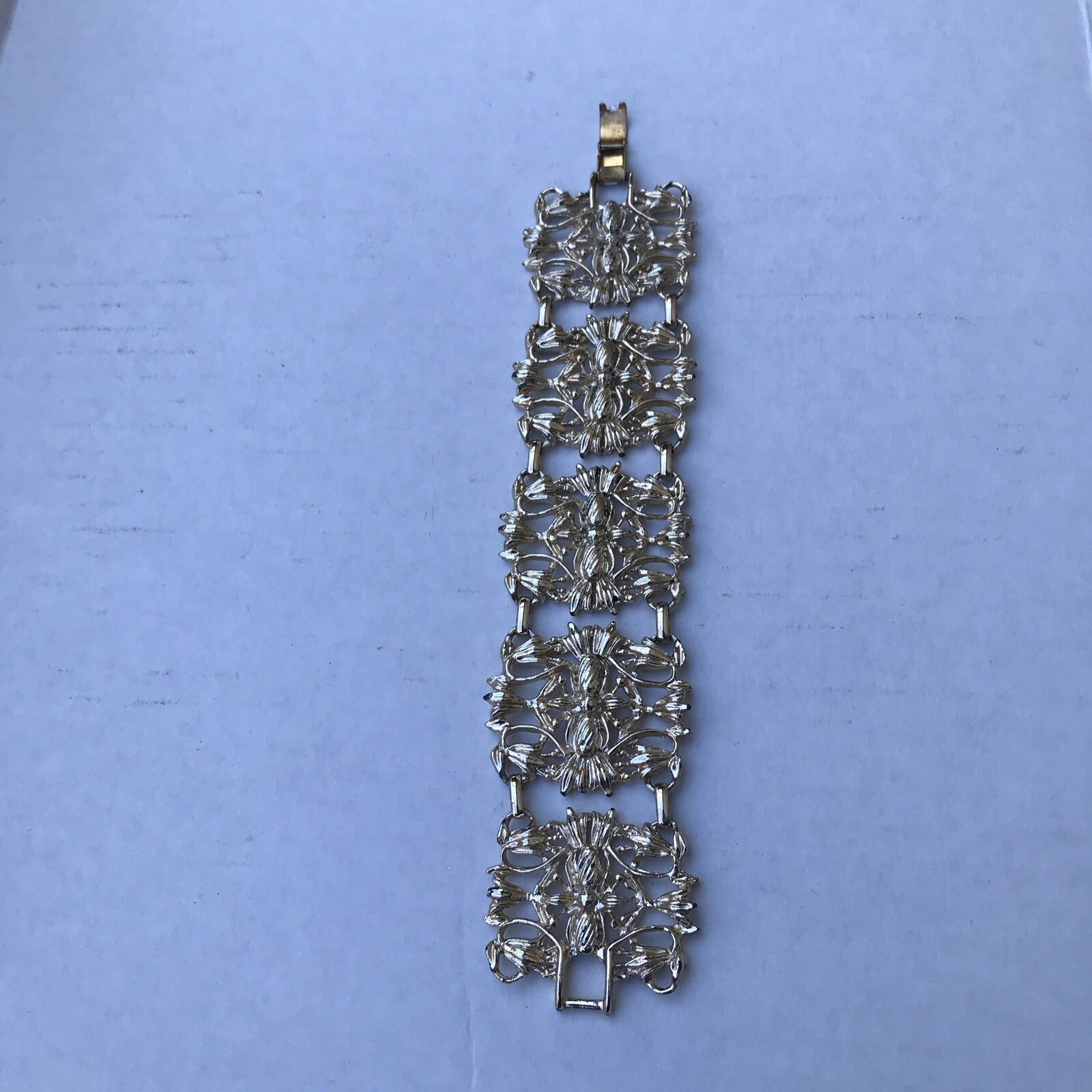 Wide Bracelet Gold tone chunky flat filigree 5 link leaf VTG Unsigned 7-7 1/4”
