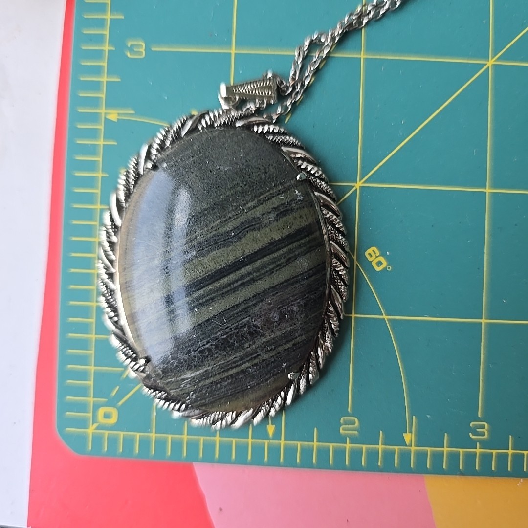 Vintage Retro Silver Plated Green Agate Stone Pendant Chain Necklace 30″L