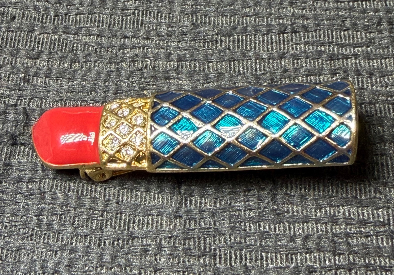 Avon Vintage Gold Tone Red blue Enamel Clear Rhinestones Brooch Pin NOS